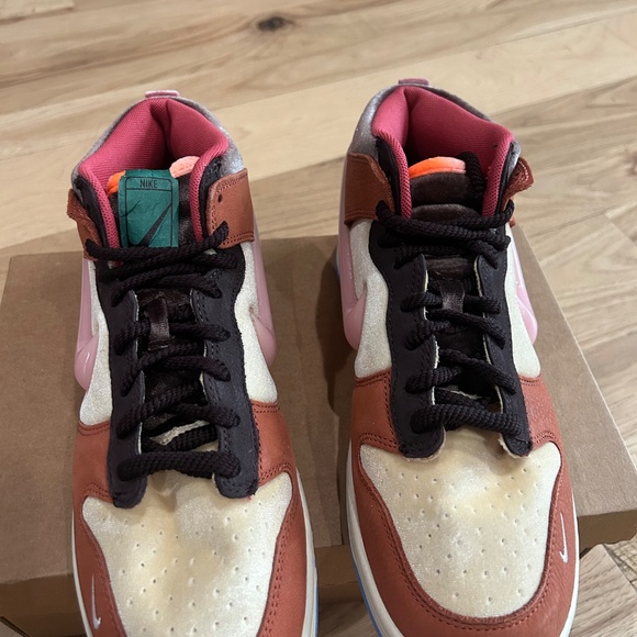 Nike chocolate milk dunk high main image 4
